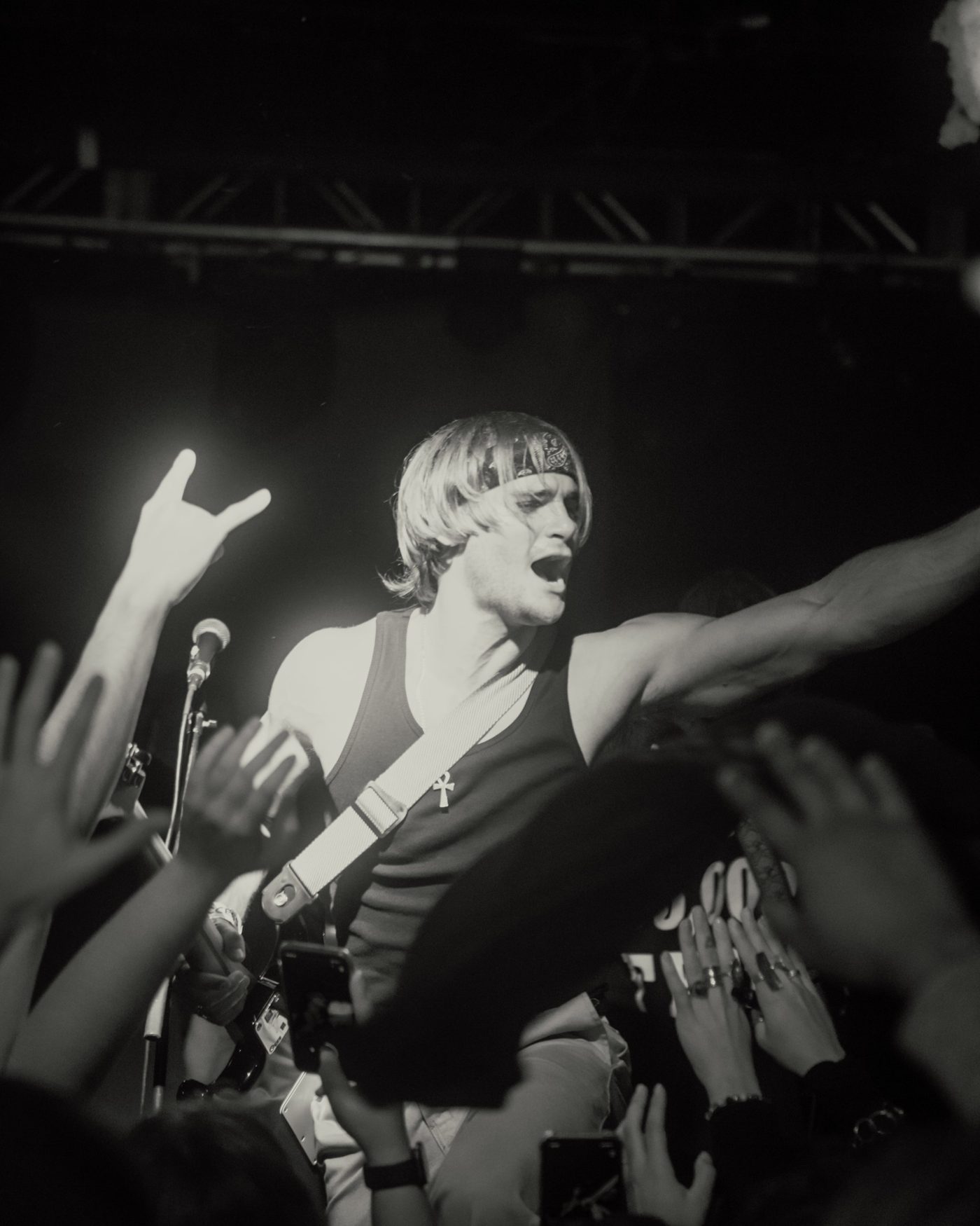 Marco reaching into the crowd